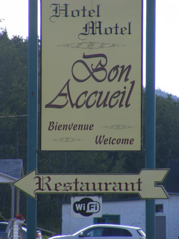 Hotel Motel Bon Accueil Rivière-la-Madeleine Esterno foto