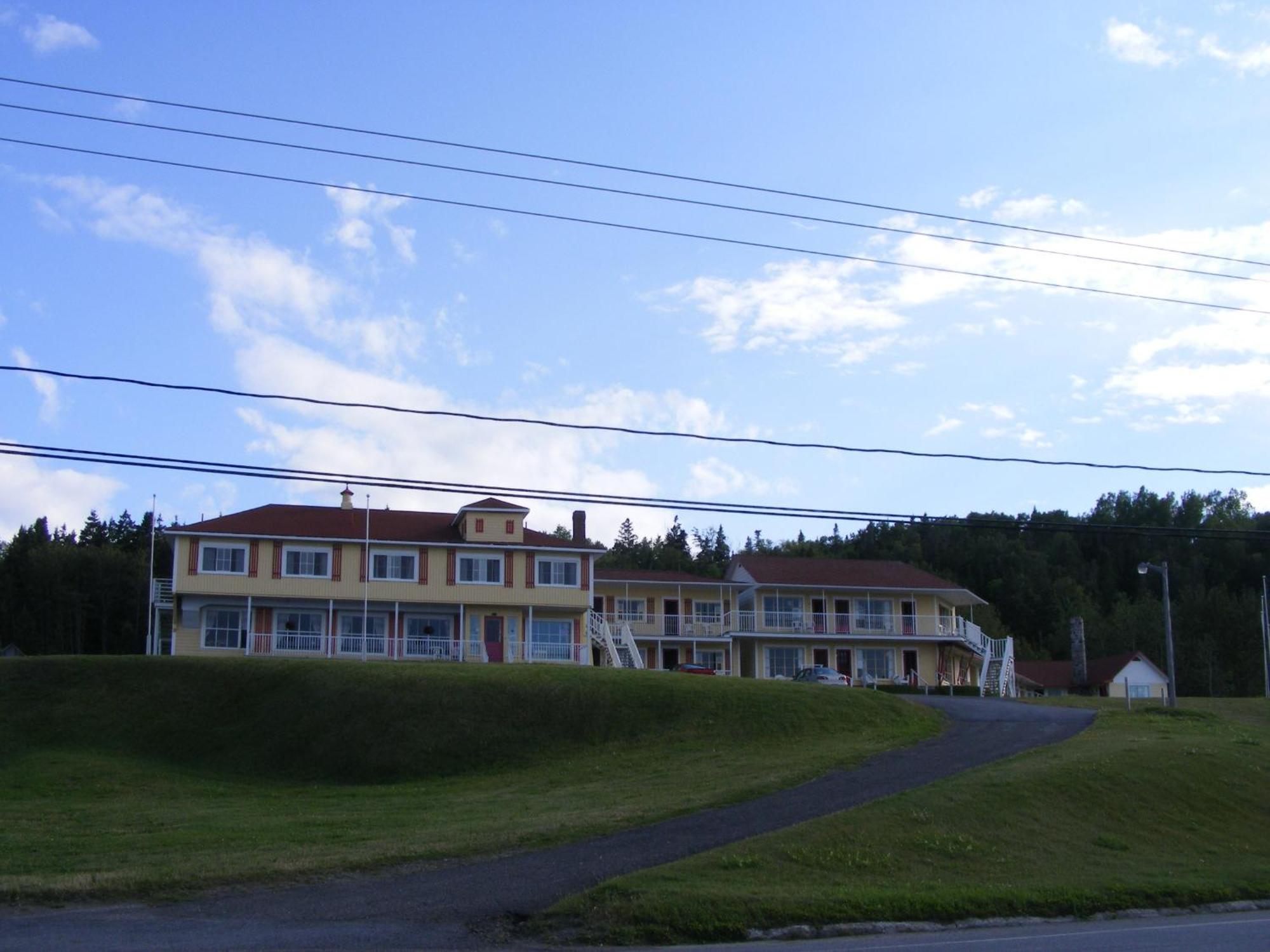 Hotel Motel Bon Accueil Rivière-la-Madeleine Esterno foto
